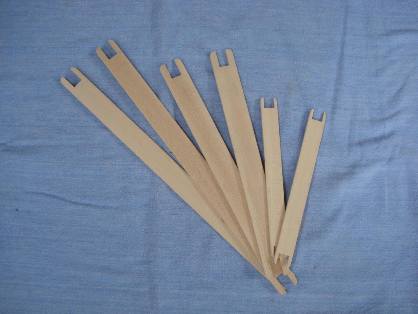 6 Pack of Shuttle Sticks for Wooden Weaving Looms. Different Sizes. Assorted. Lost Pond Looms by Eden Bullrushes.